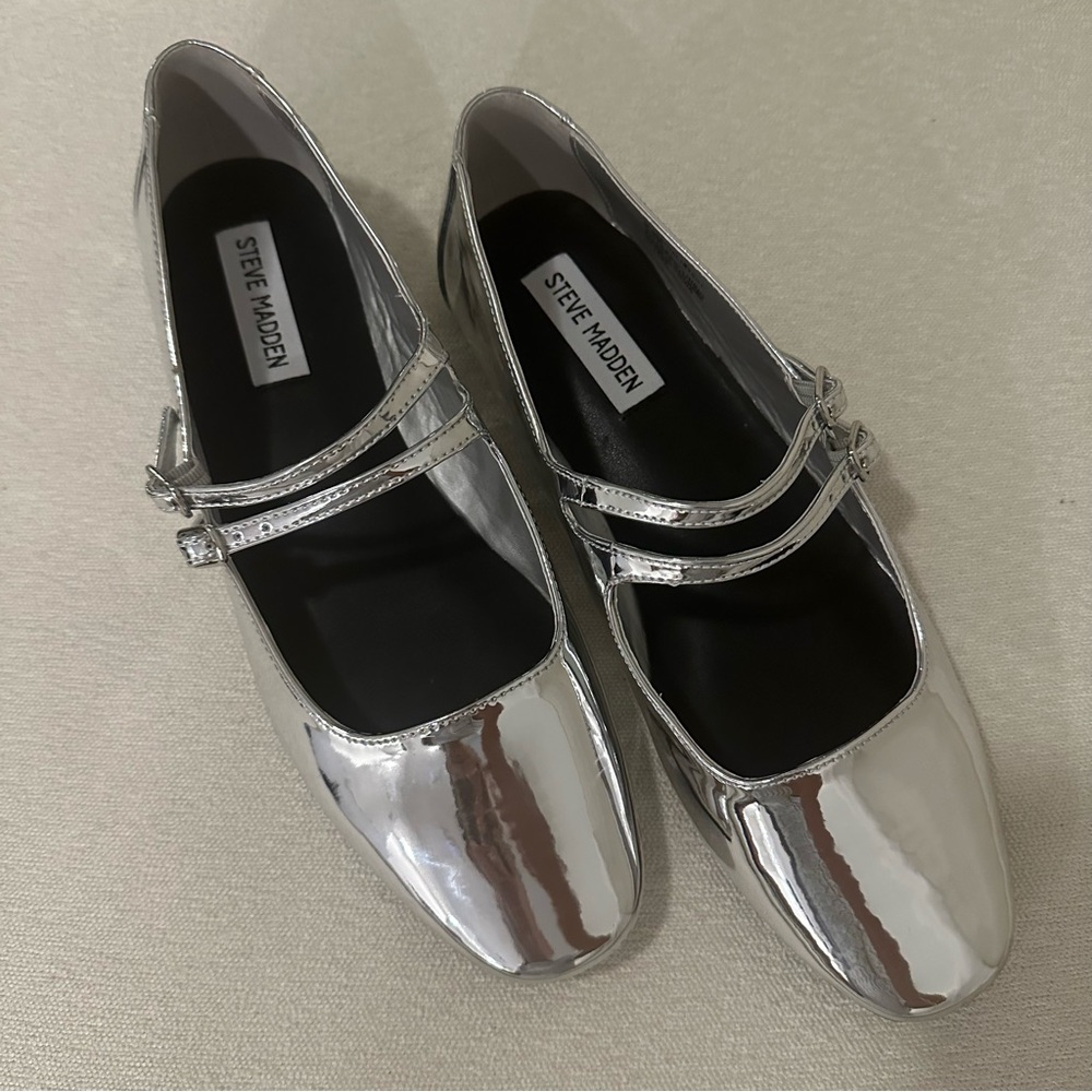 Brand new Alisah Mary Jane Flat Silver Foil